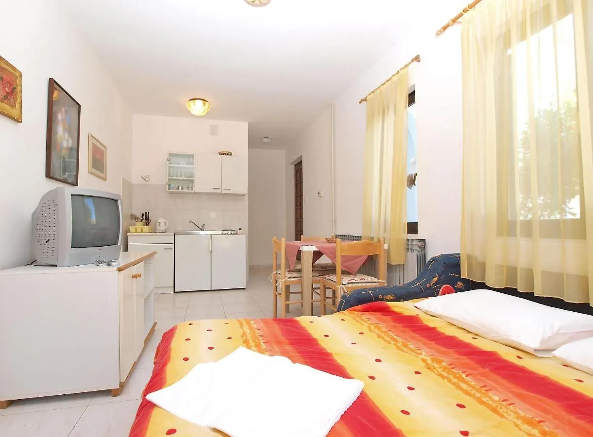 Apartments Puntizela 727 Pula