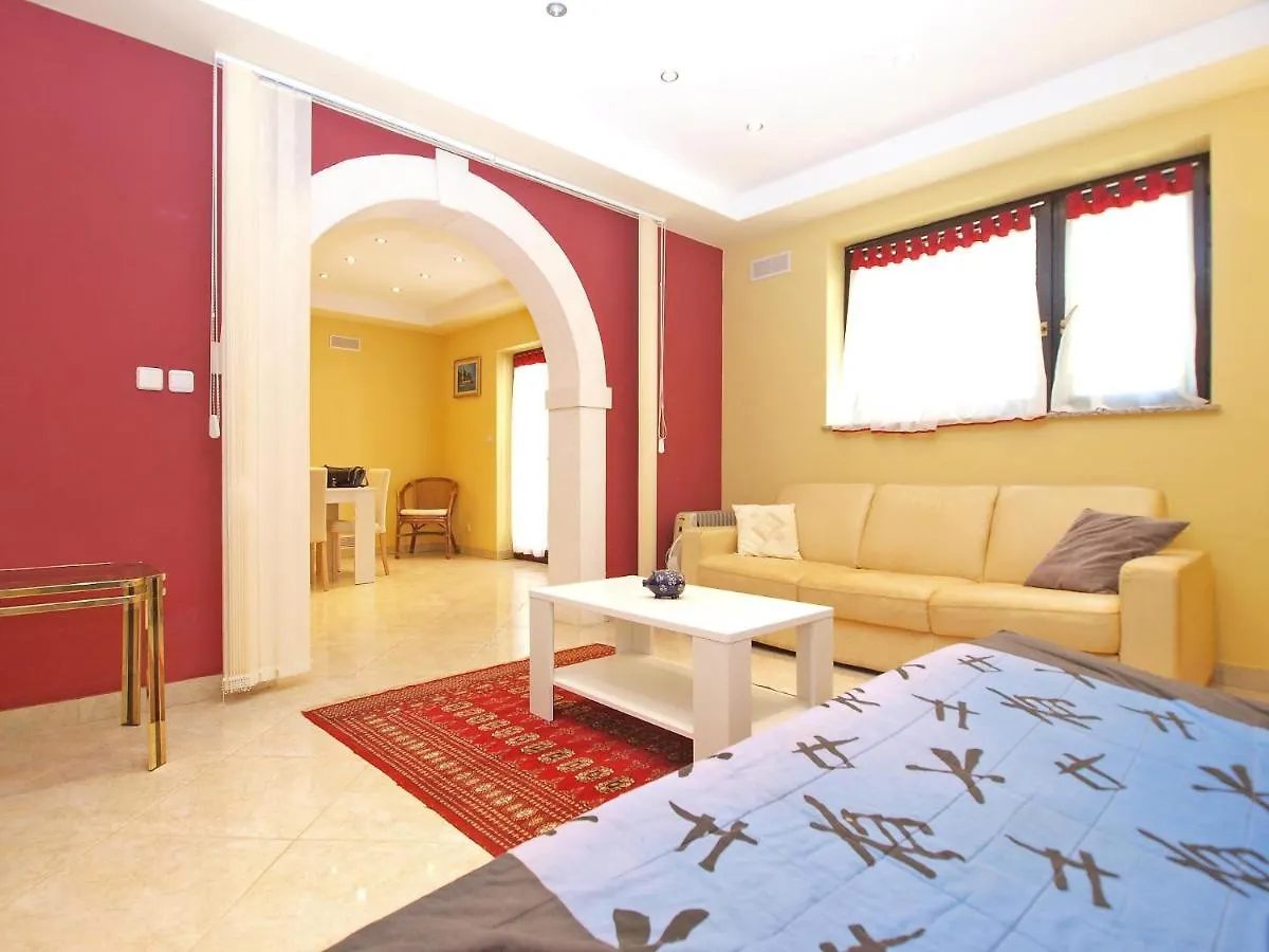 Apartments Puntizela 727 Pula 0*,  Croatia