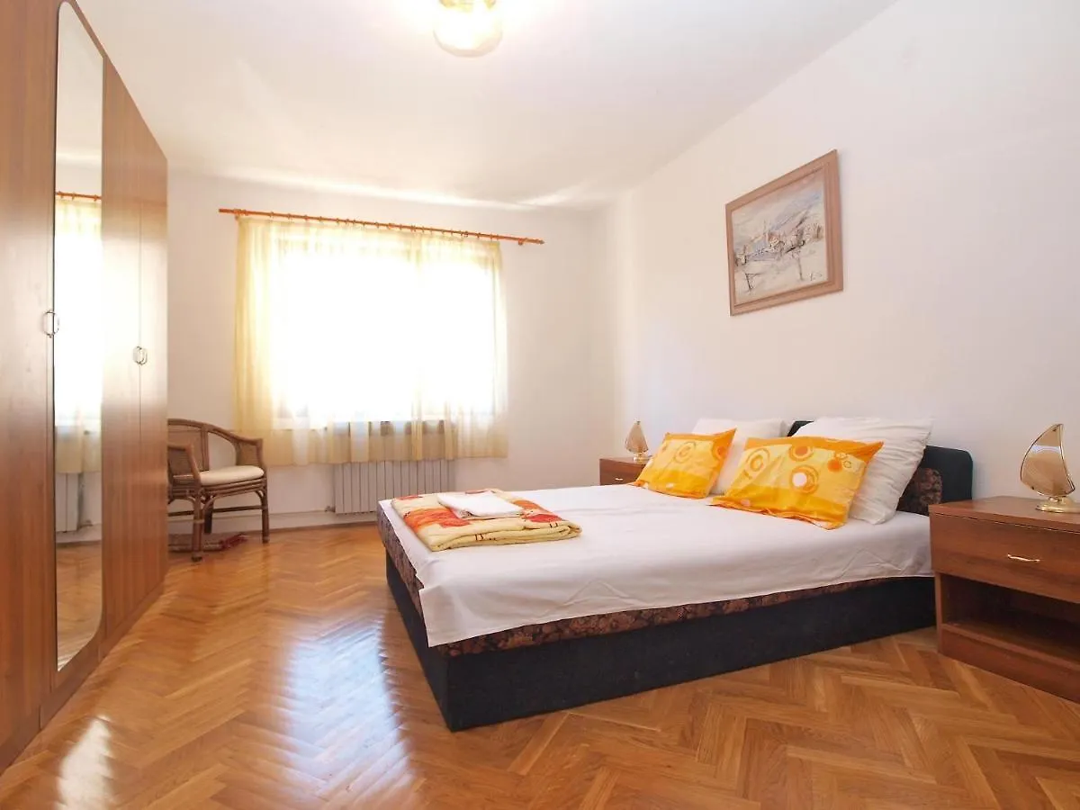 Apartments Puntizela 727 Pula