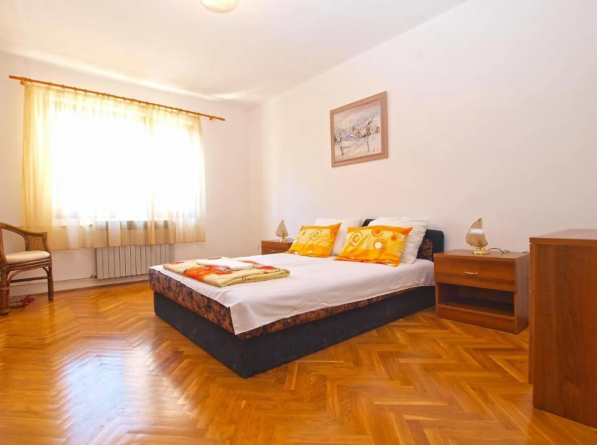 Apartments Puntizela 727 Pula