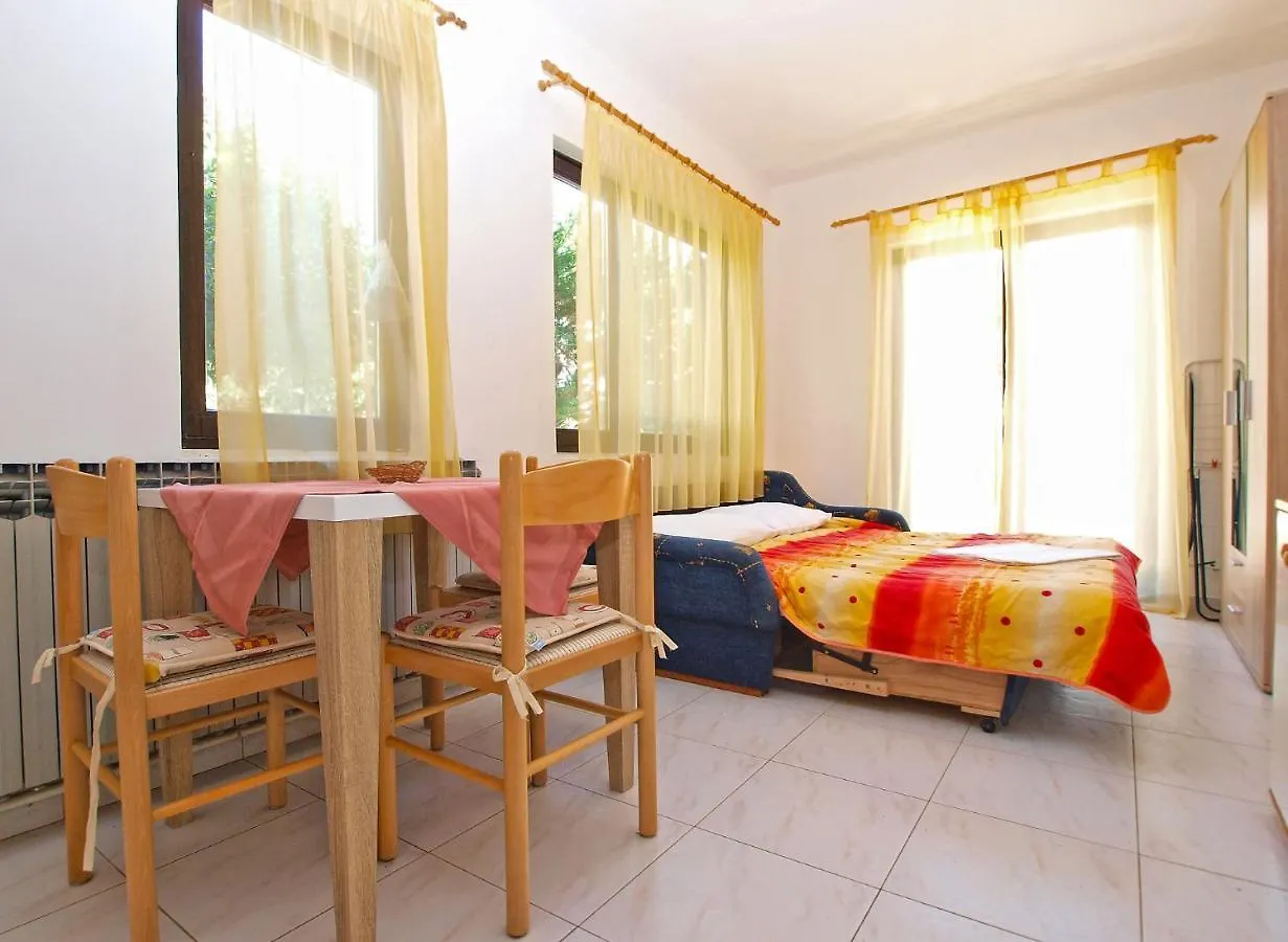 Apartments Puntizela 727 Pula
