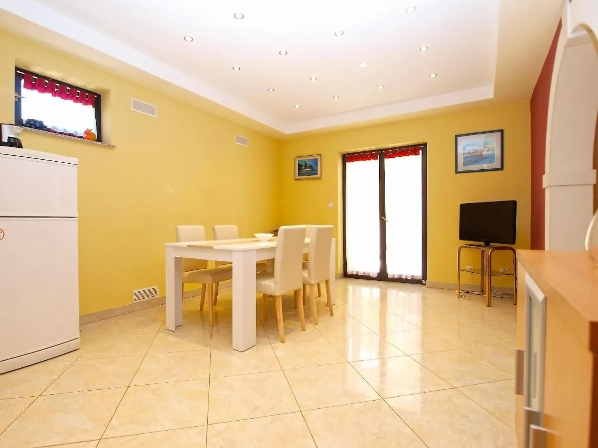 Apartments Puntizela 727 Pula